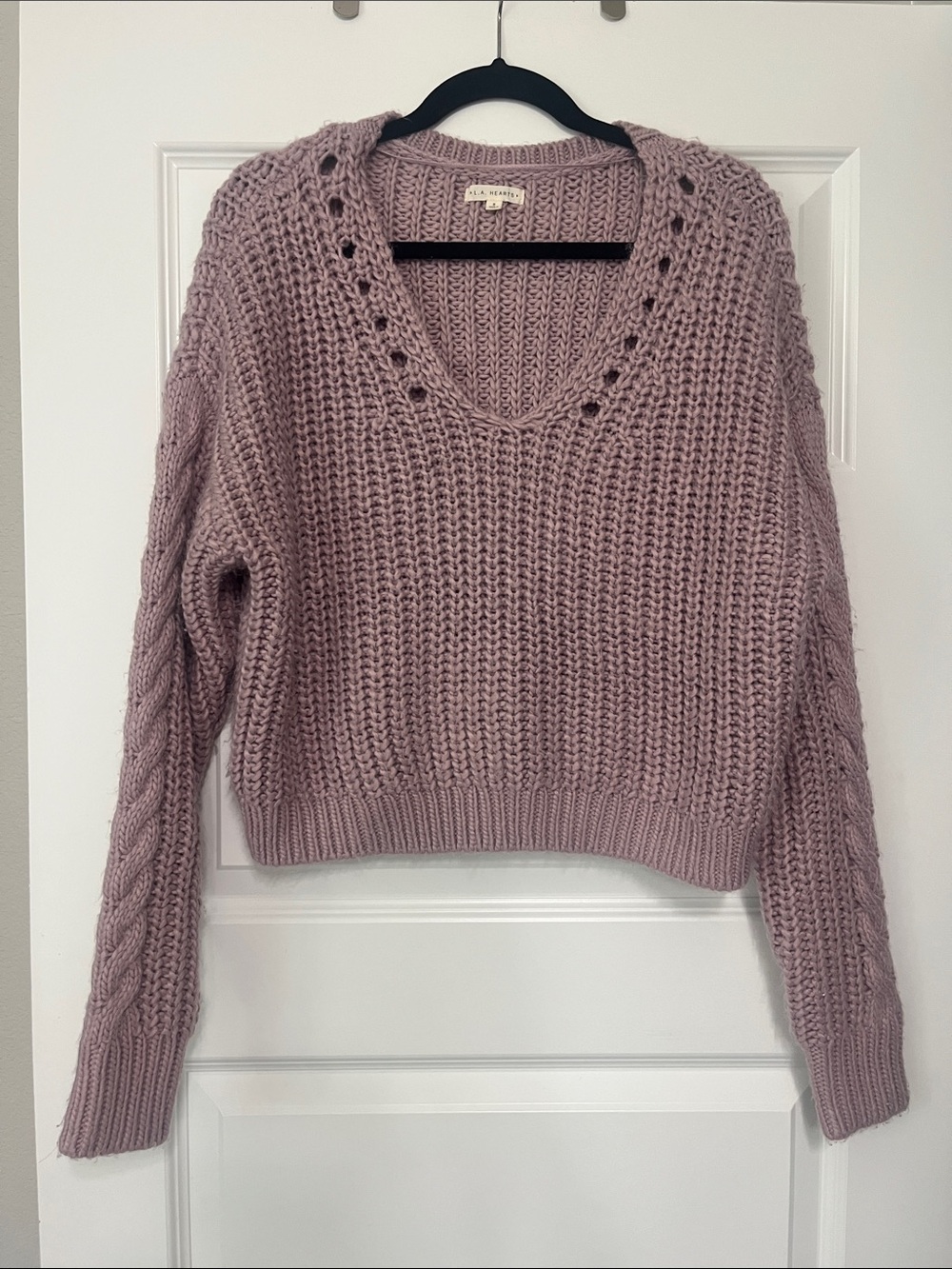 La Hearts mauve lavender chunky V-neck sweater
